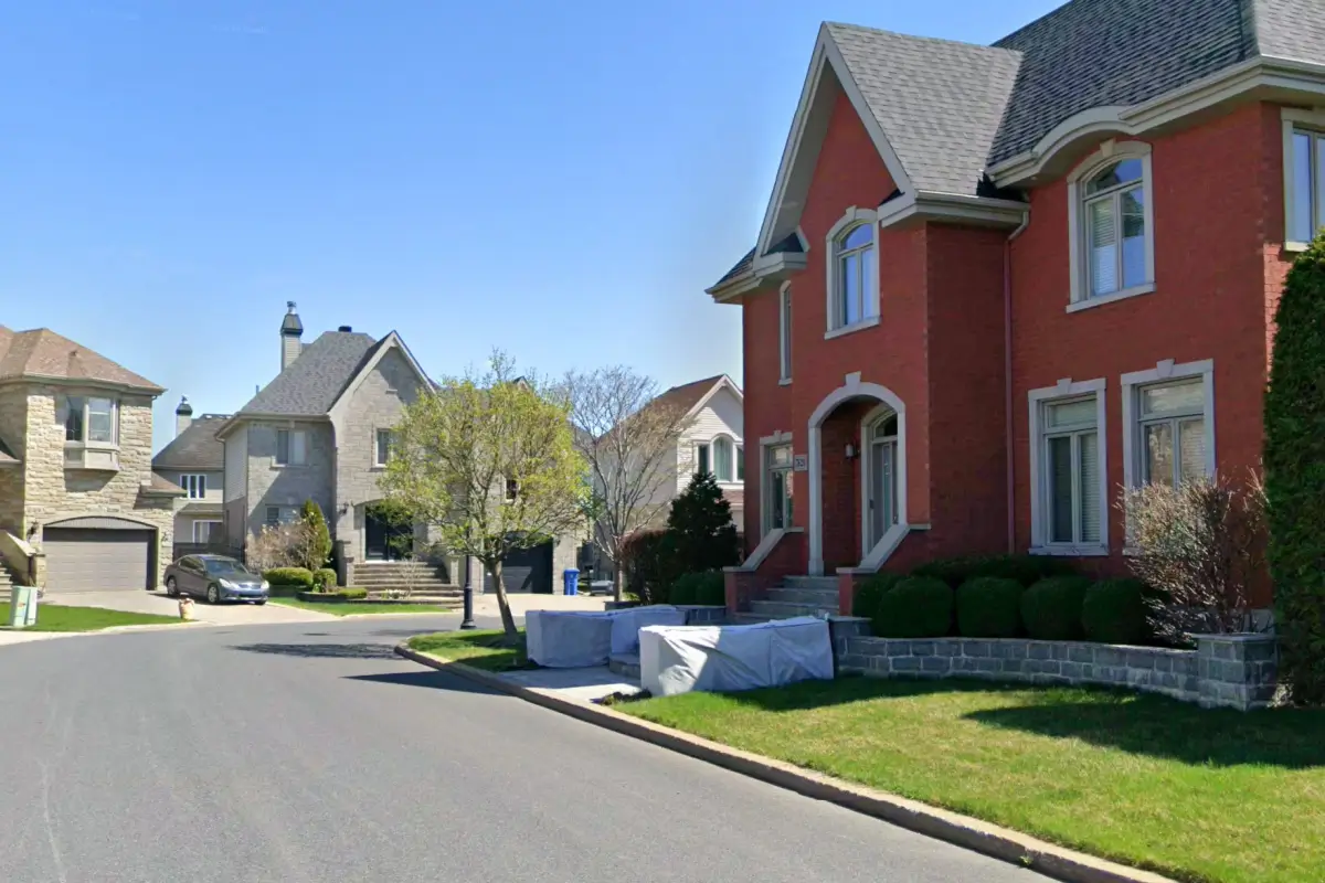 Vue sur le quartier résidentiel de la DIX30 à la Ville de Brossard sur la Rive-Sud
